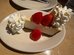 鲜草莓芝士蛋糕-The Cheesecake Factory芝乐坊餐厅(兴业太古汇店)
