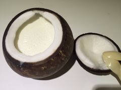 -志龙皇冠吃货椰子铺