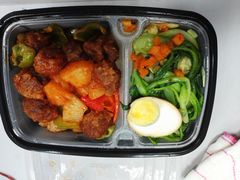 -同济大学本部学苑饮食广场