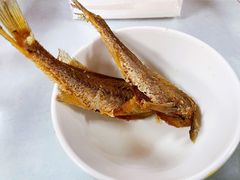 酥炸小黄鱼-明呈黄鱼面馆(斜土路店)