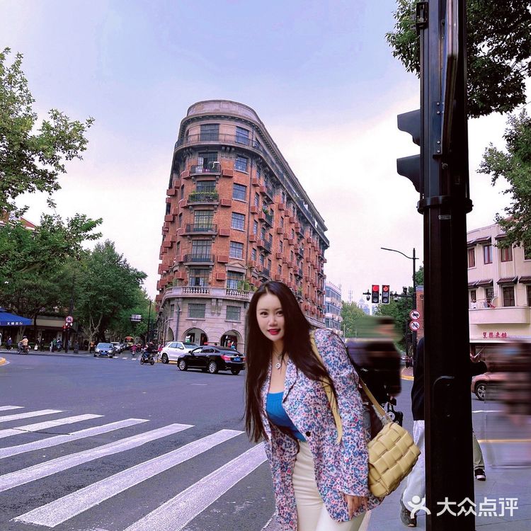 小狐来了｜上海篇｜地标打卡地，大名鼎鼎的武康路有些什么～🤔