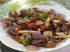 -亚龙湾亚泰商业街