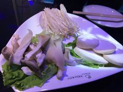 -唯爱KTV聚会餐厅(仙林东城汇店)