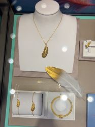 -周生生Chow Sang Sang(新世界店)