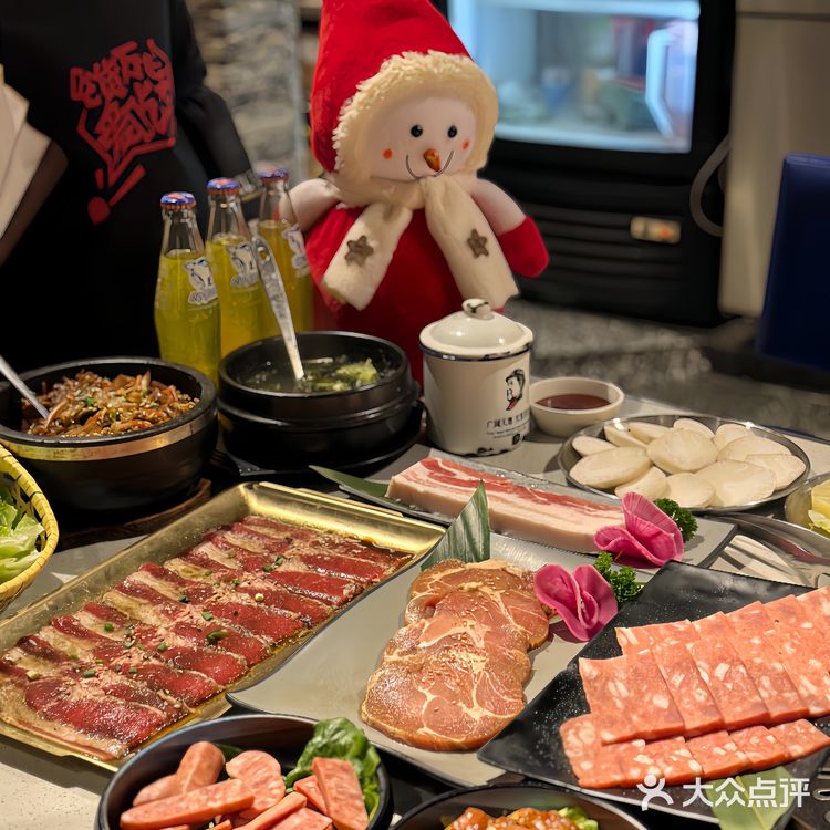 吃顿烤肉来感受下人间烟火气