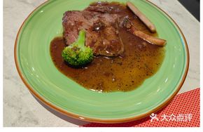 Black Pepper Onion Braised Beef Ribs