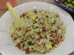 -江城燕子大排档(江汉路步行街店)