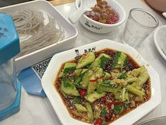 -鲁员外地锅鸡地锅鱼(古墩路店)