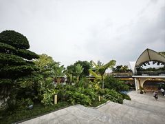 -茅草房·河畔园林火锅
