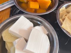 -黄利砖万峰林布依特色酸笋牛肉馆