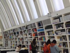 -钟书阁(松江泰晤士小镇店)