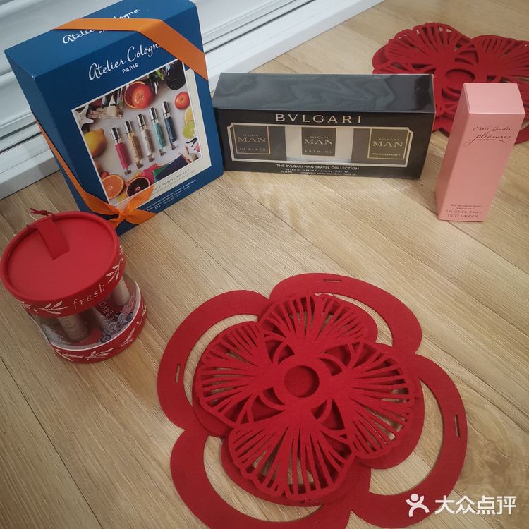 [红包]春节送礼清单|[礼花]送人玫瑰🌹，手有余香