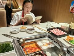 -海底捞火锅鲜切牛肉主题店(长寿路店)