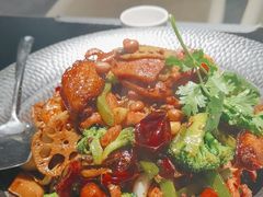 -辣尚瘾·烤鱼·新川菜(牡丹园直营店)