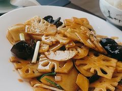 -湖畔鲁菜·二十年老字号餐厅(大明湖店)
