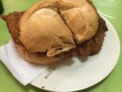 猪扒包-胜利茶餐室