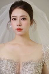 -艾米丽婚纱礼服