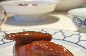 Glass-crusted Lemongrass Shi Qi Milk Pigeon