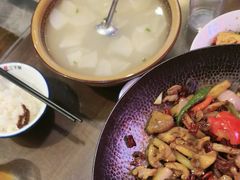 -富正毅三下锅·湘西韵味(天门山索道店)