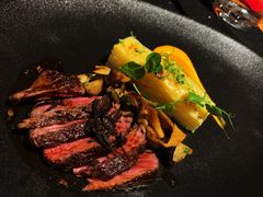 澳洲安格斯牛里脊搭配野生菌法式千层土豆、板栗脆片及黑松露牛肉汁-AZUL by FUEL蓝色·法式酒馆(琶醍店)