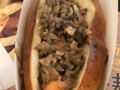 蘑菇牛肉热狗-纽约薯条(世豪广场店)