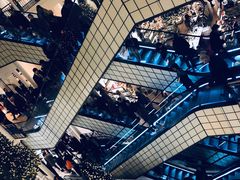 -乐蓬马歇百货公司(Rive Gauche)