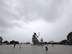 -巴陵广场