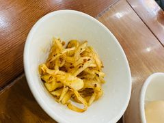 -胡成记口蘑龙眼包子(盐道街店)