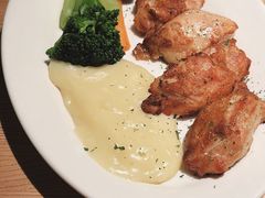 香煎土豆泥配鸡腿肉-沛家·西餐Brunch·直火料理