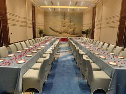 点击看大图 -中茵皇冠假日酒店·宴会厅
