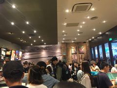 等位区-星巴克(重庆火车北站北广场II店)