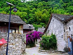 -高荡千年布依古寨旅游景区