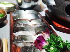 鳗鱼-围炉肉舍•炭烤活鳗•丹东海鲜烤肉(步行街店)