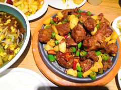 铁板蒜香肉-大闫家烧烤·小海鲜家常菜(郑庄店)