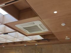 -老牌坊云南鱼豆花火锅(哈西万达店)