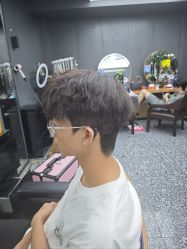 -藤野造型专业烫染接发