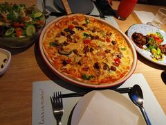 幸会饭堂荤香薄底披萨-幸薈飯堂