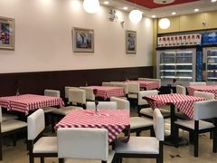 -红宝石·鲜奶小方·海派西点房(南丹店)