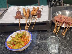 -何妹湿辣牛肉·粤式烧烤砂煲(桂雅路店)