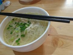 鸡汤银丝面-二孃鸡爪爪(东郊记忆店)