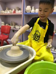 -泥娃娃DIY陶吧(易生活购物公园店)
