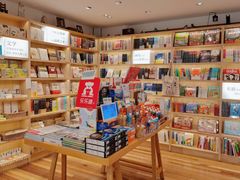 -猫的天空之城概念书店(苏州平江店)