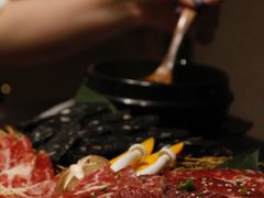 -山川小町·极番烧肉(新地假日广场店)