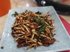 凉拌红豆折耳根-渔香岛美蛙鱼头火锅(威清路店)