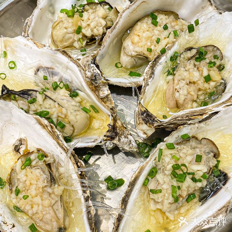 找了几家店最后来到了这家专吃生蚝的店‼️