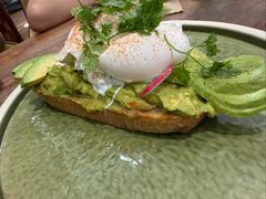 牛油果温泉蛋吐司-O'mills Sourdough Bakery&Bistro(永嘉路店)