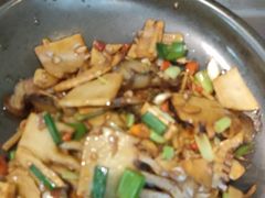 -阿瓦山寨·湘菜现炒·剁椒鱼头王(咸阳总店)