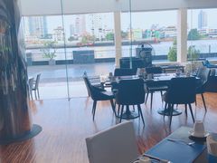 -曼谷湄南河畔华美达广场酒店