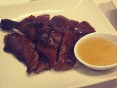 香酥樟茶鸭-上海虹桥宾馆味翠餐厅