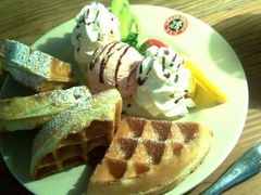 草莓冰淇淋松饼-maan coffee漫咖啡(五环街店)